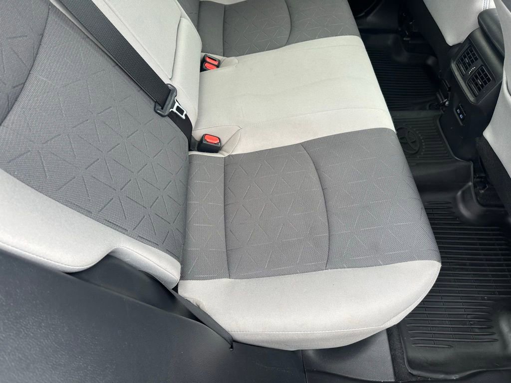 Used 2022 Toyota RAV4 XLE w/ Convenience Package image 20