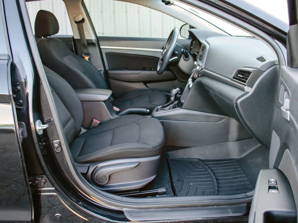 Used 2020 Hyundai Elantra Value Edition w/ Cargo Package (C1) image 31