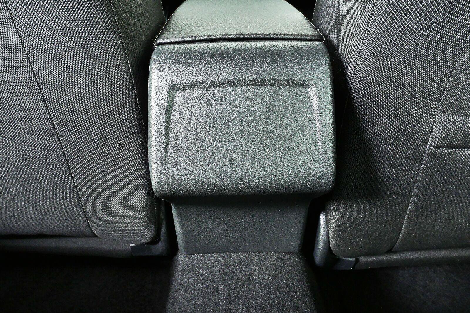 Certified 2025 Volkswagen Jetta Sport FWD image 37