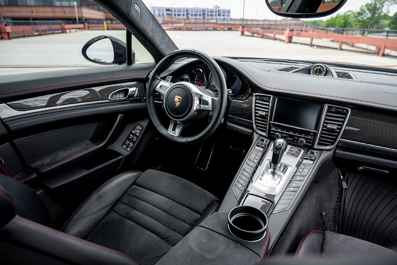 Used 2015 Porsche Panamera GTS AWD/4WD image 22