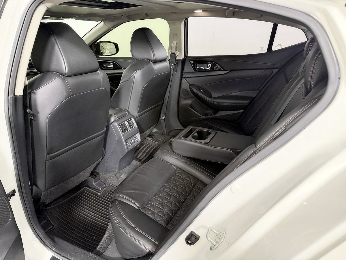 Used 2020 Nissan Maxima Platinum FWD image 41