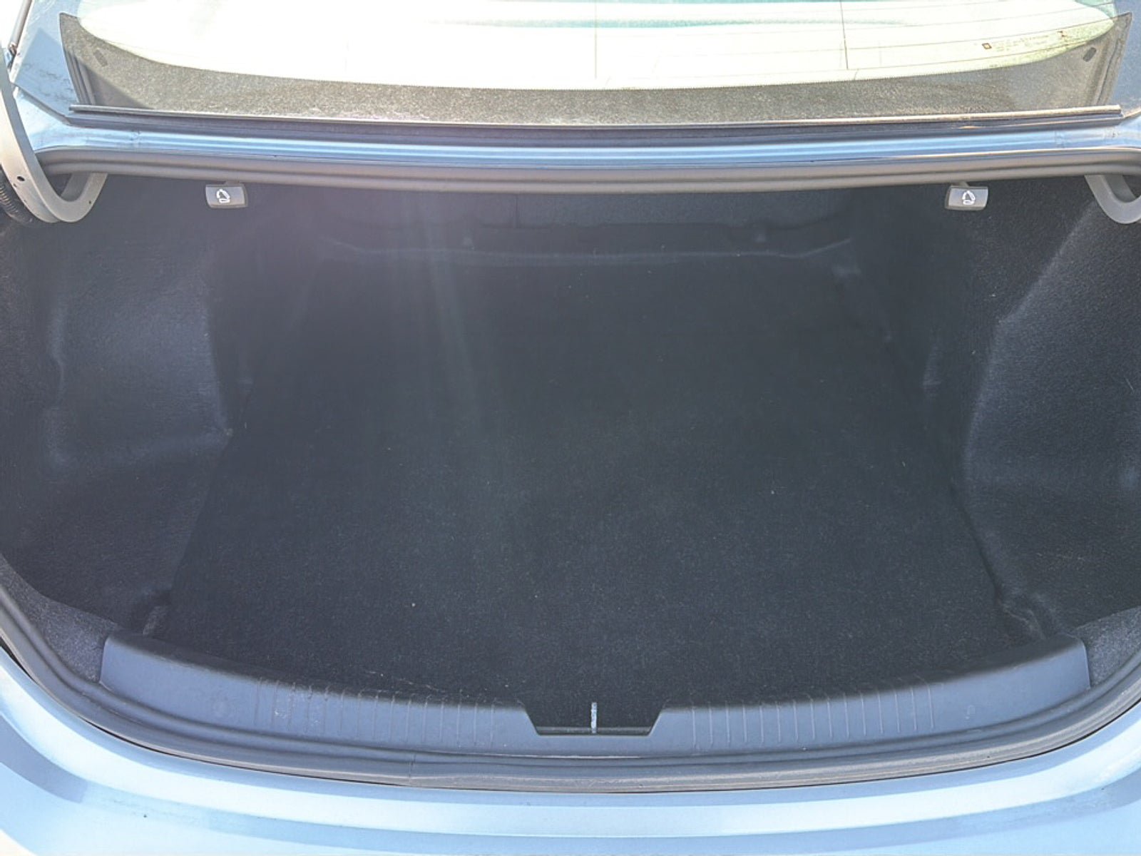 Used 2021 Chevrolet Malibu LT FWD image 18