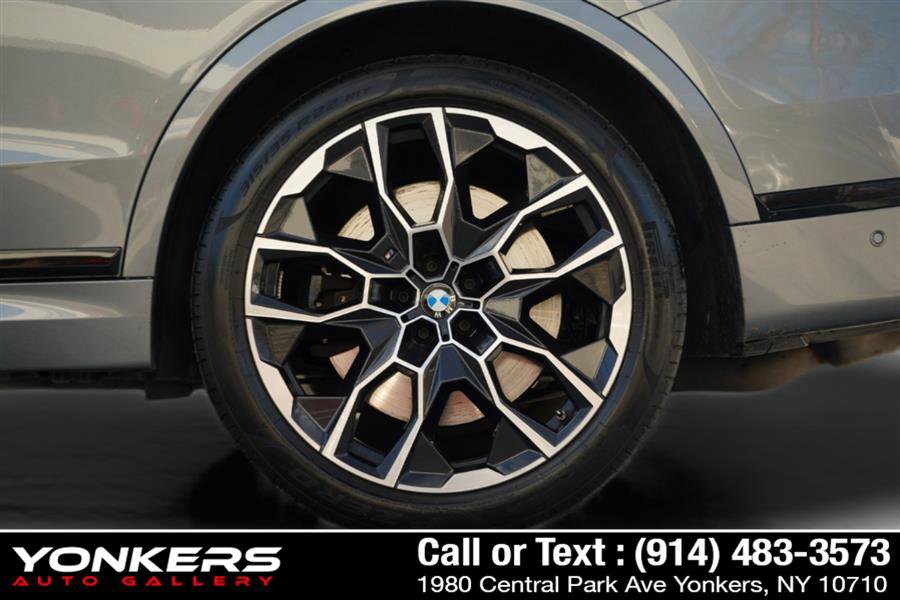 Used 2024 BMW X7 M60i w/ Executive Package image 66