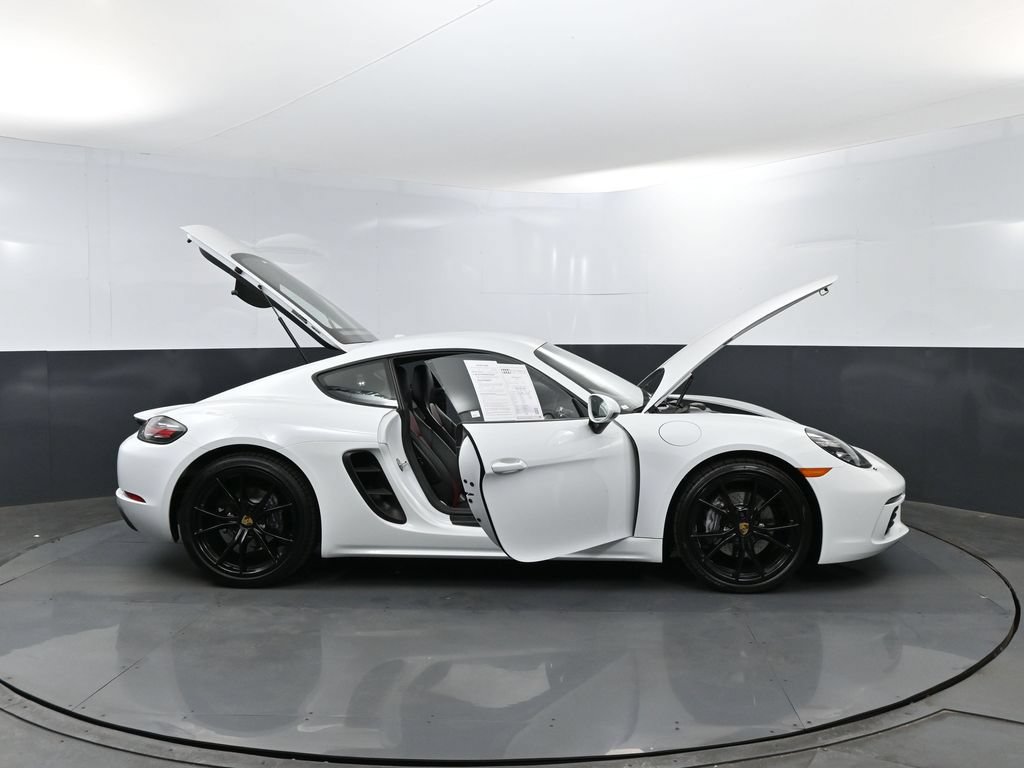 Used 2022 Porsche 718 Cayman w/ Premium Package RWD image 30