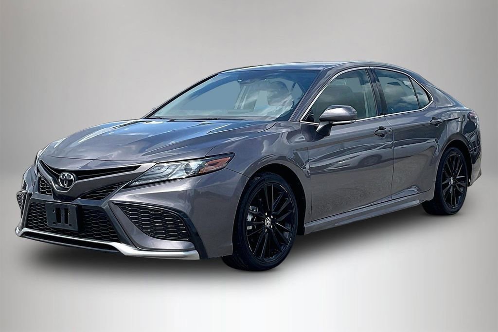 Used 2023 Toyota Camry XSE FWD image 2