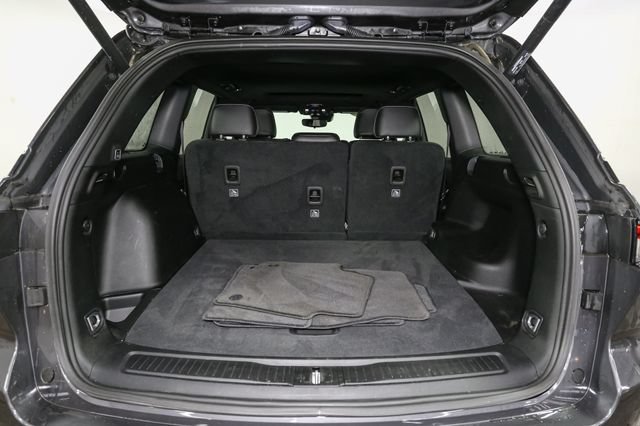 Used 2023 Jeep Grand Cherokee Altitude AWD/4WD image 11