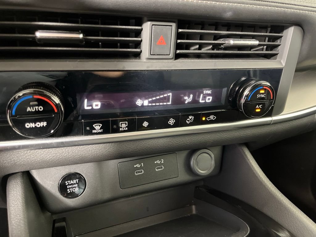 Used 2025 Nissan Rogue SV FWD image 27