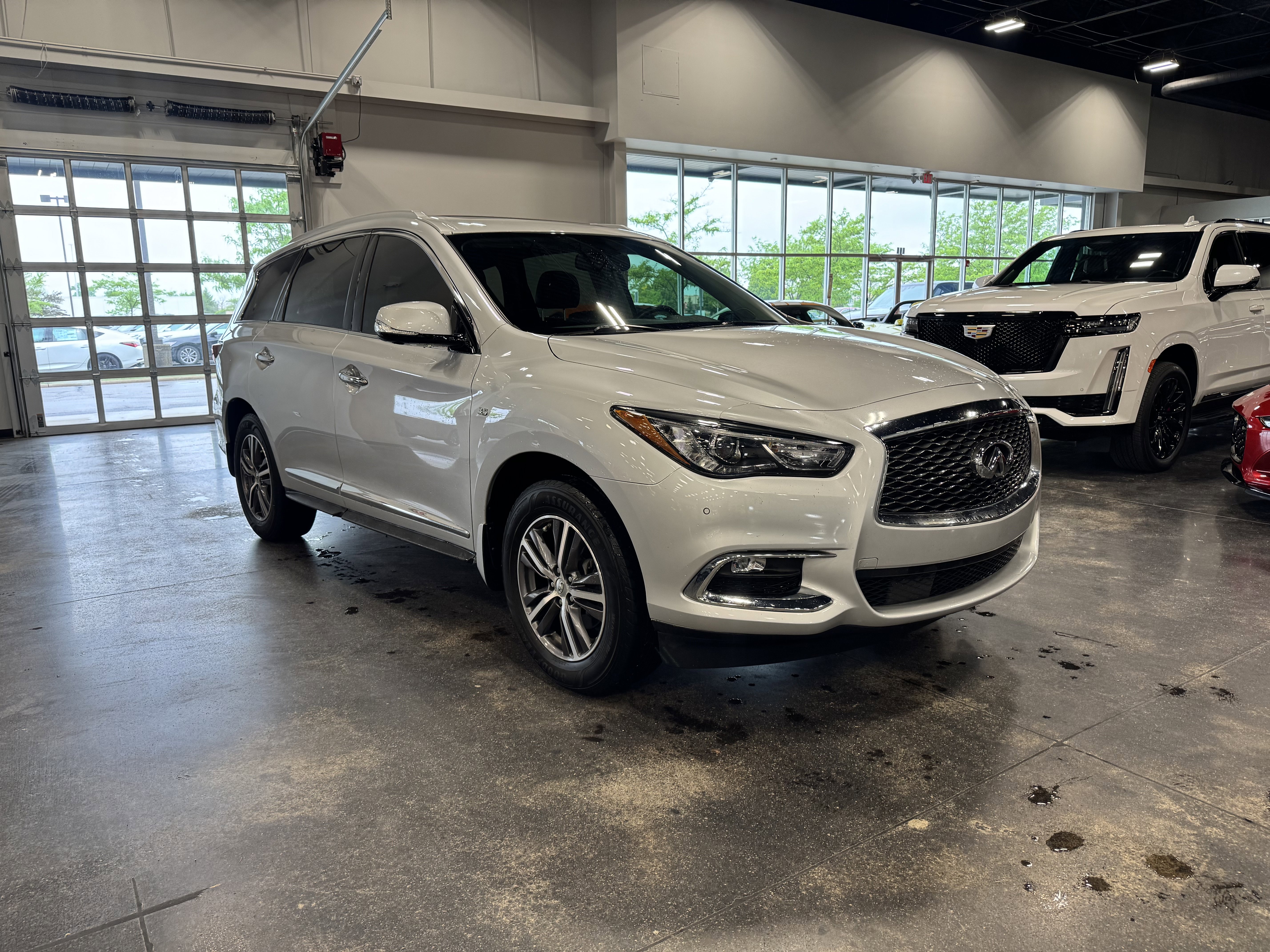 Used 2017 INFINITI QX60 Luxe w/ Premium Plus Package AWD/4WD image 17