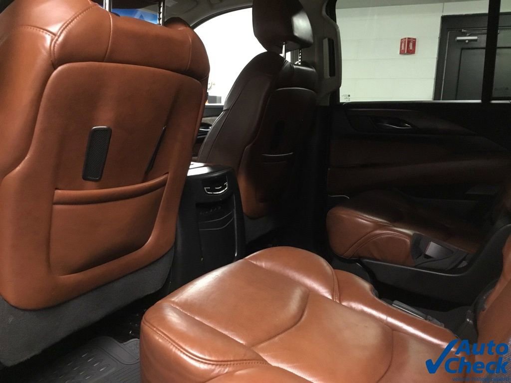Used 2017 Cadillac Escalade Premium Luxury AWD/4WD image 27