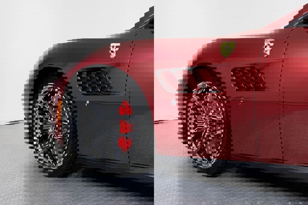 Certified 2019 Ferrari GTC4Lusso T RWD image 25