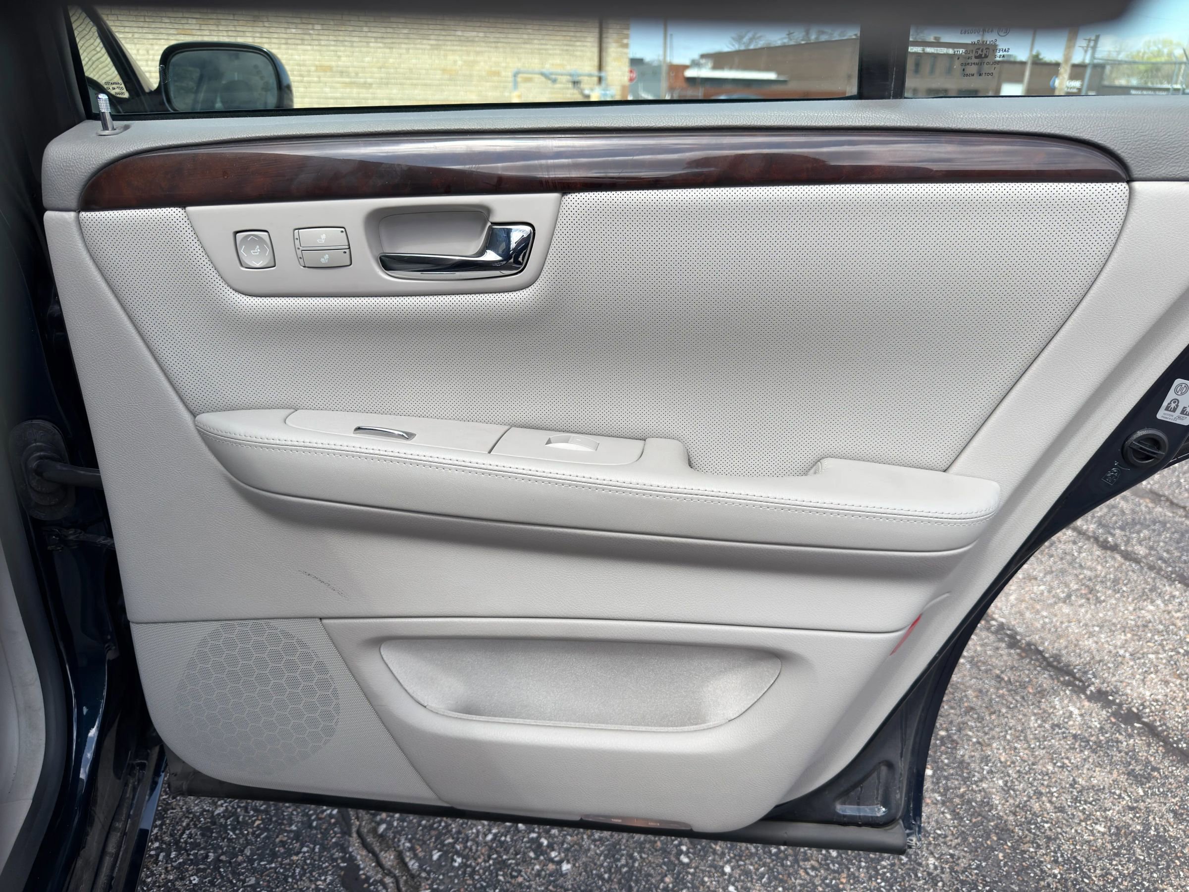 Used 2007 Cadillac DTS Performance image 34