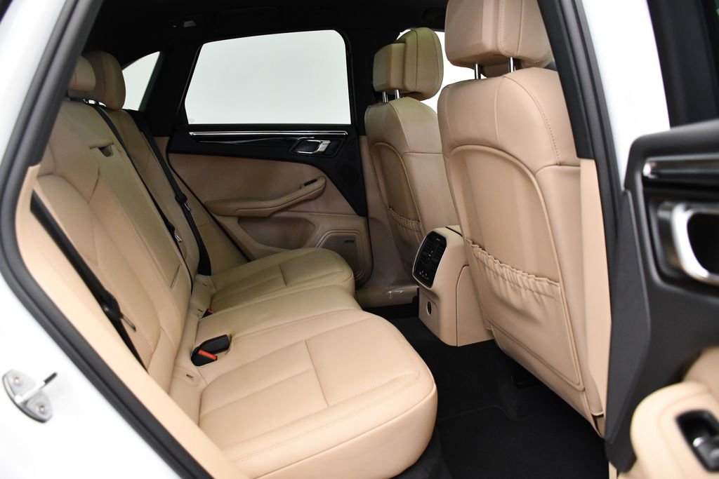 Certified 2025 Porsche Macan image 54