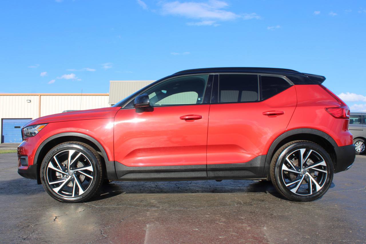 Used 2019 Volvo XC40 T5 R-Design image 12
