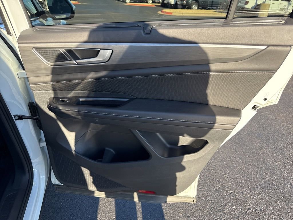 Used 2025 Volkswagen Atlas Cross Sport SE image 28