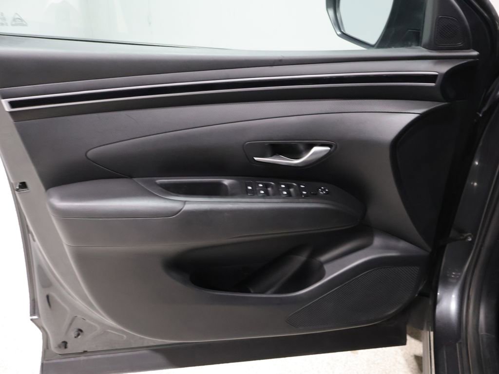 Used 2024 Hyundai Tucson SE image 12