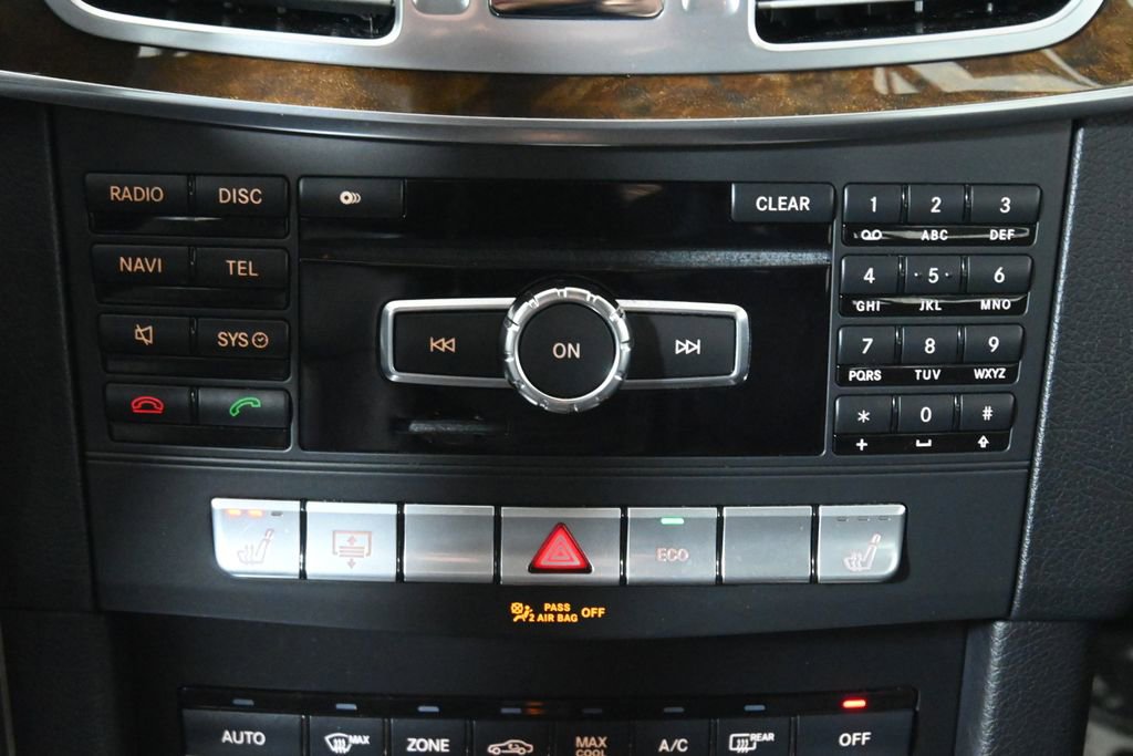 Used 2014 Mercedes-Benz E 350 4MATIC Sedan image 21