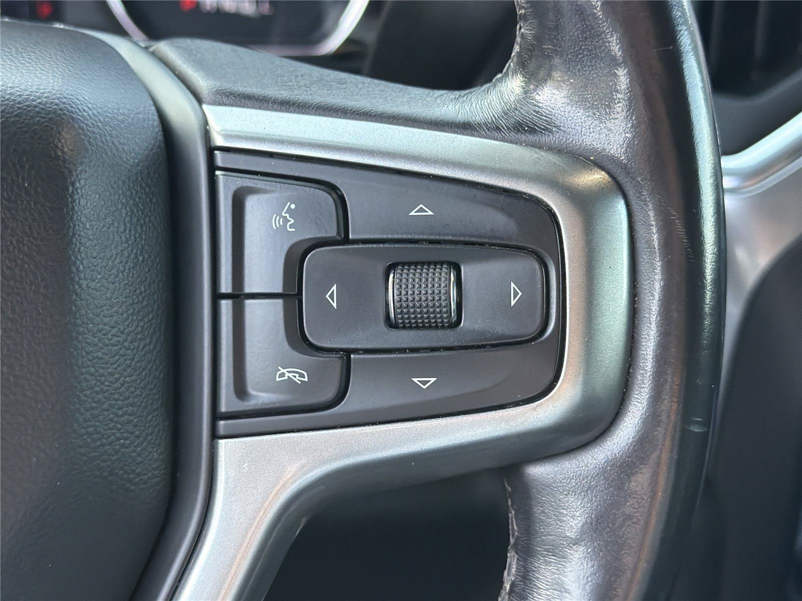 Used 2019 Chevrolet Silverado 1500 LT Trail Boss AWD/4WD image 25