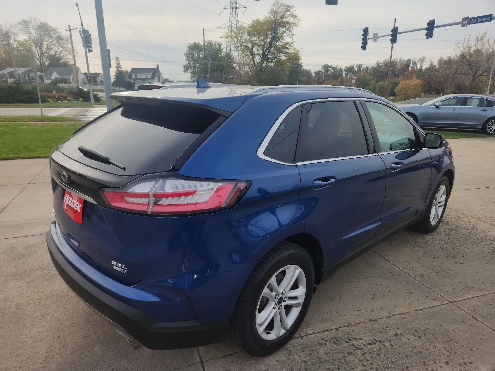 Used 2020 Ford Edge SEL w/ Cold Weather Package AWD/4WD image 3