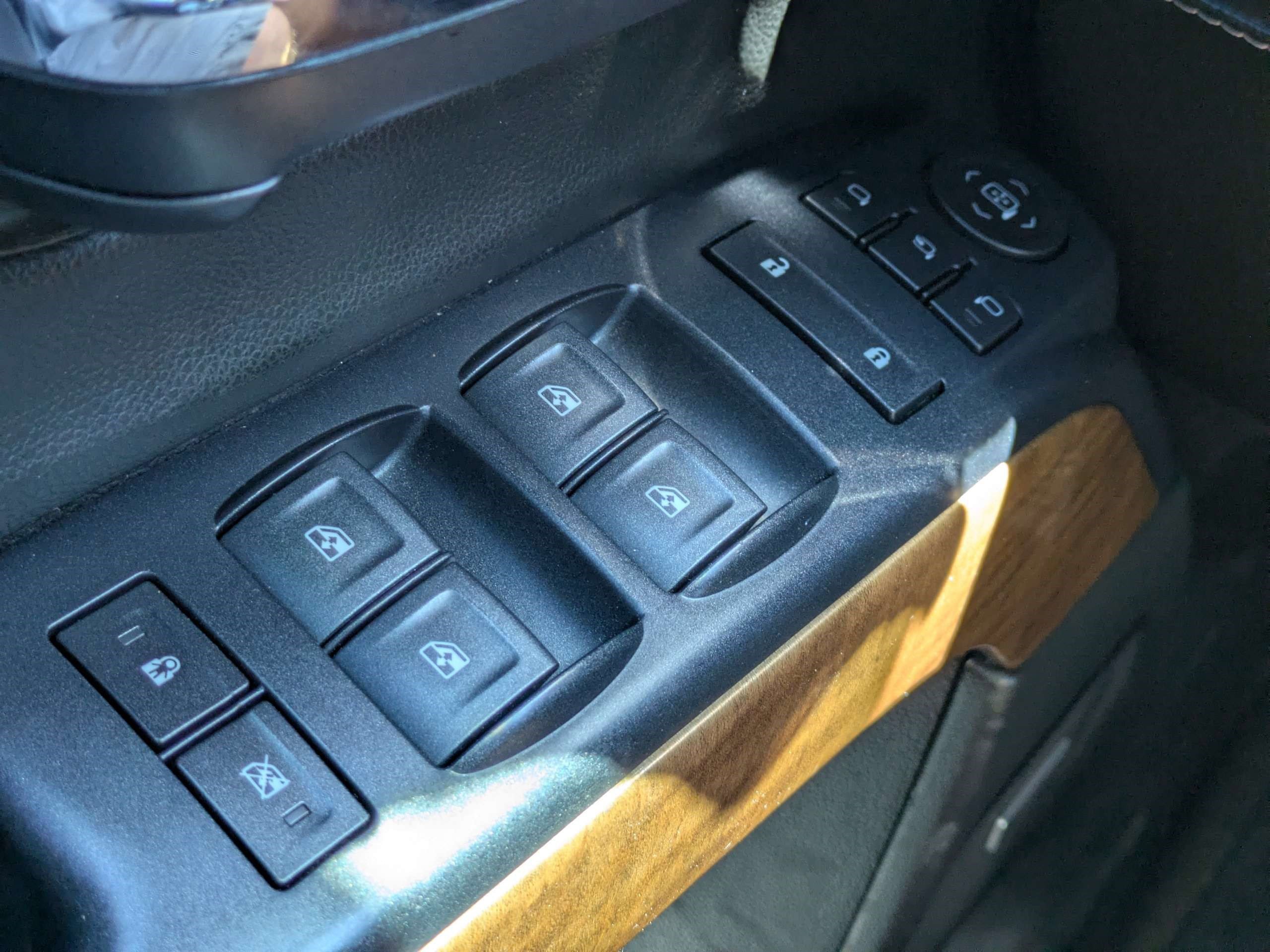 Used 2018 Chevrolet Silverado 1500 LTZ w/ Sport Package AWD/4WD image 21