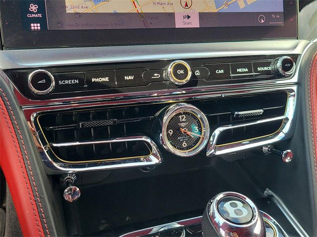 Used 2021 Bentley Flying Spur V8 image 38