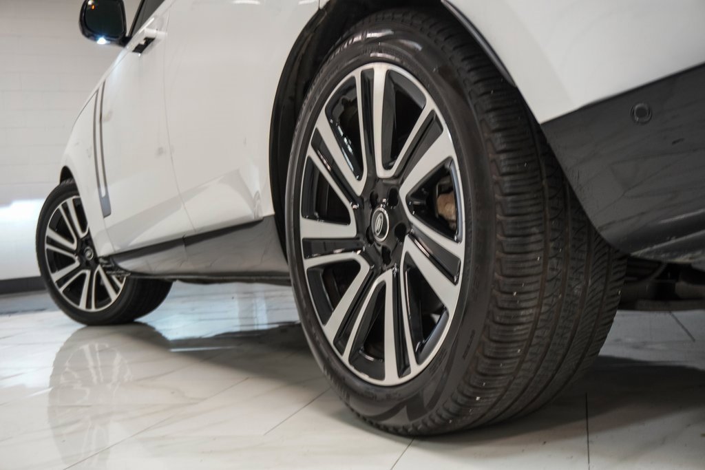 Used 2023 Land Rover Range Rover SE image 10