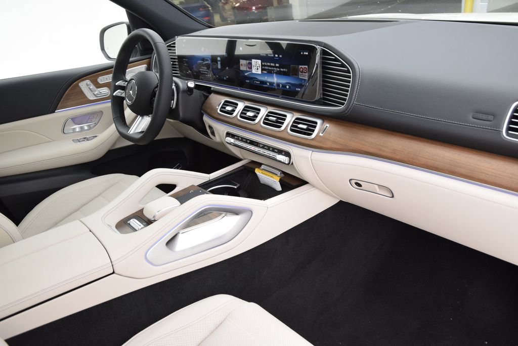 New 2025 Mercedes-Benz GLS 580 4MATIC image 14