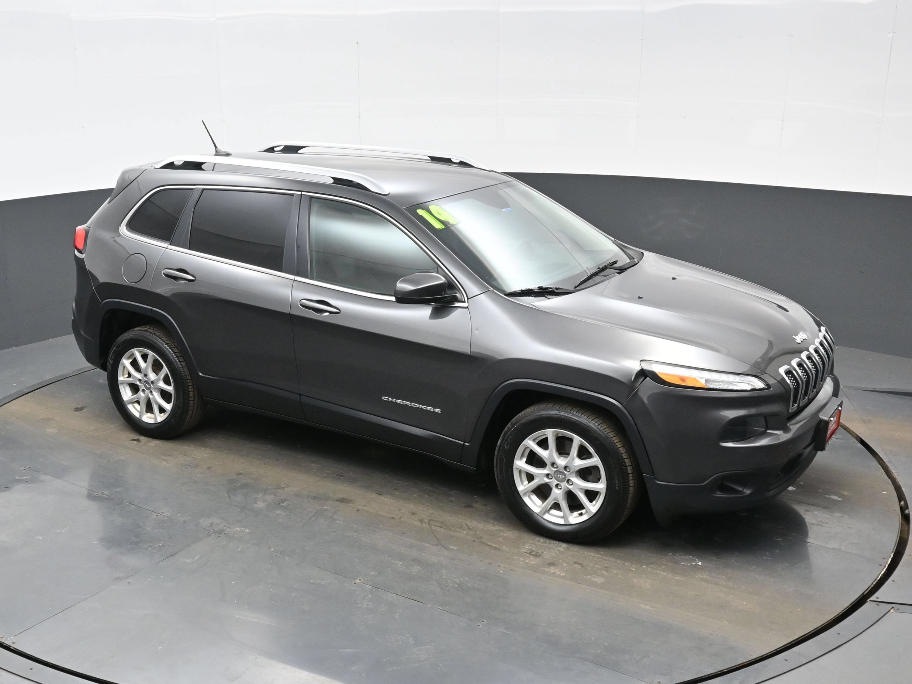 Used 2014 Jeep Cherokee Latitude FWD image 39
