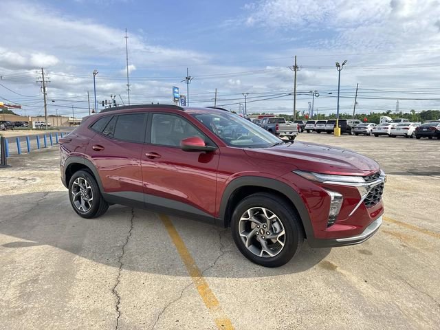 Used 2025 Chevrolet Trax LT w/ LT Convenience Package FWD image 6