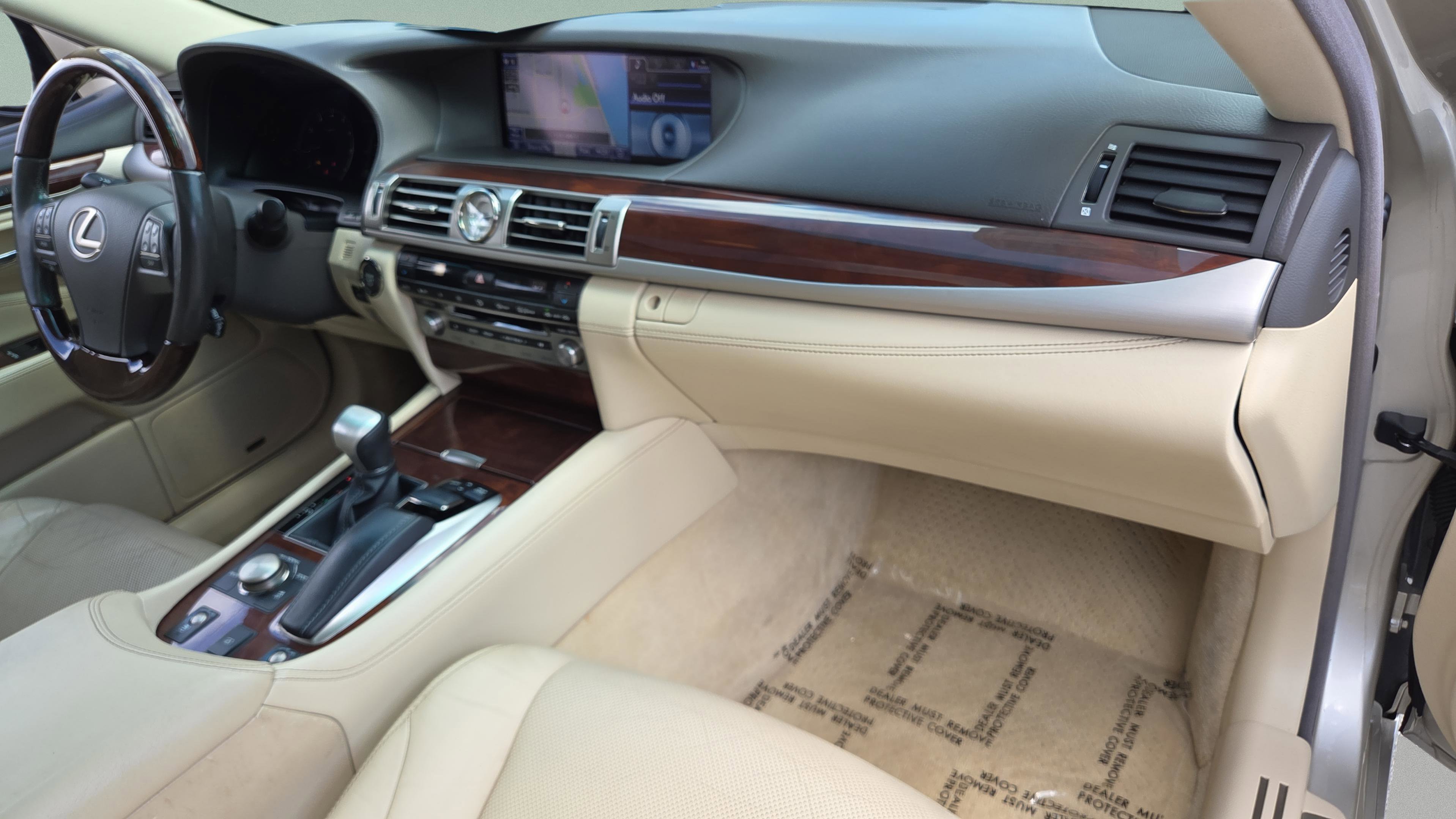 Used 2014 Lexus LS 460 AWD w/ Comfort Package image 18