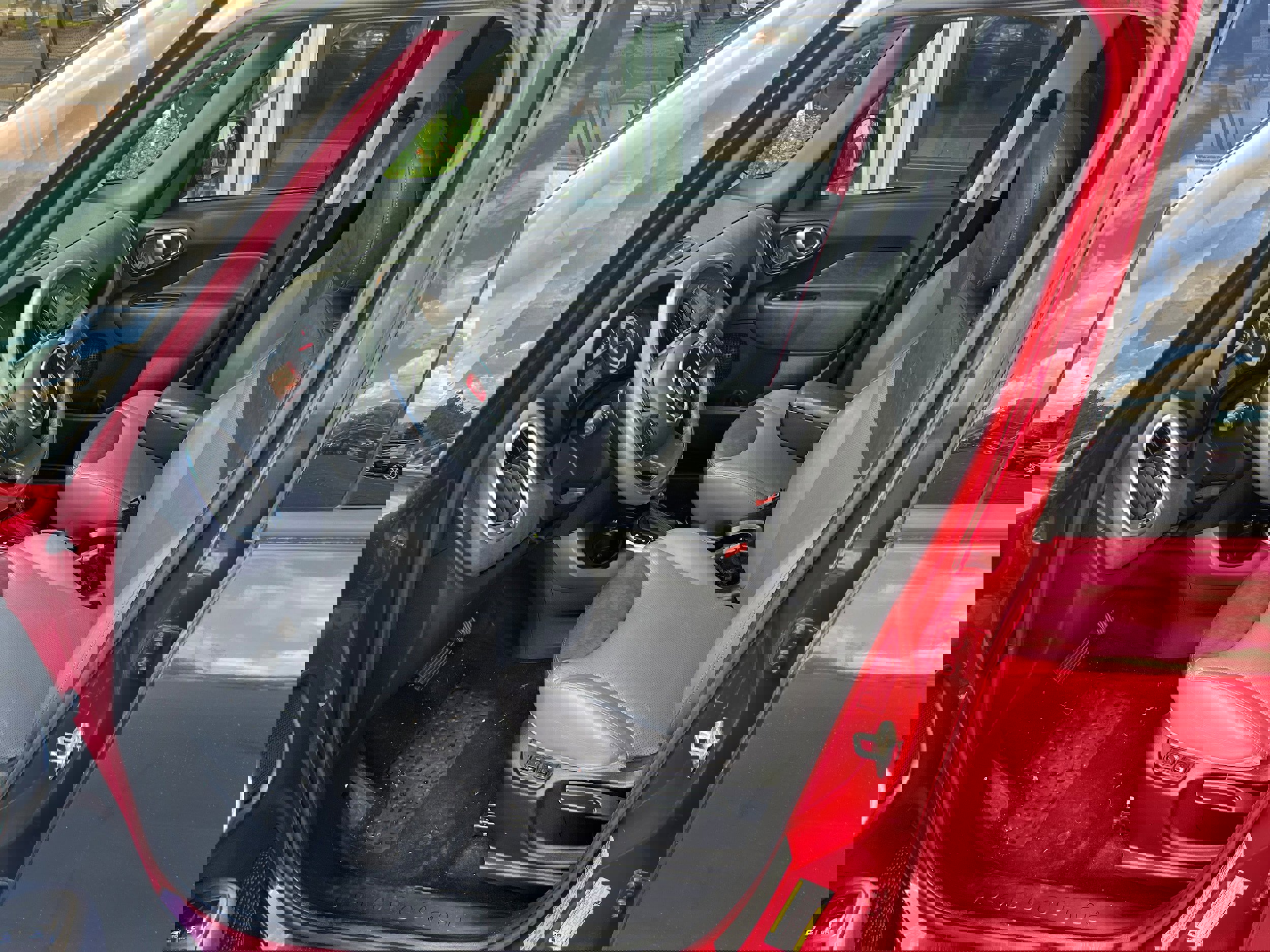 Used 2014 FIAT 500L Lounge w/ Mutually Exclusive Package image 9