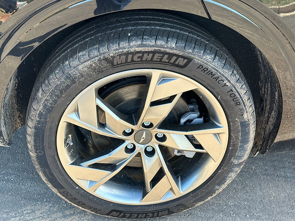 Used 2023 Genesis Electrified GV70 Advanced image 17