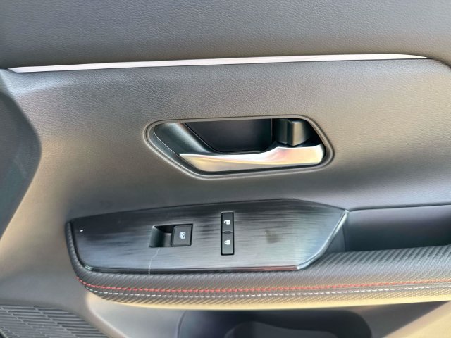 New 2027 Nissan Kicks SR FWD image 17