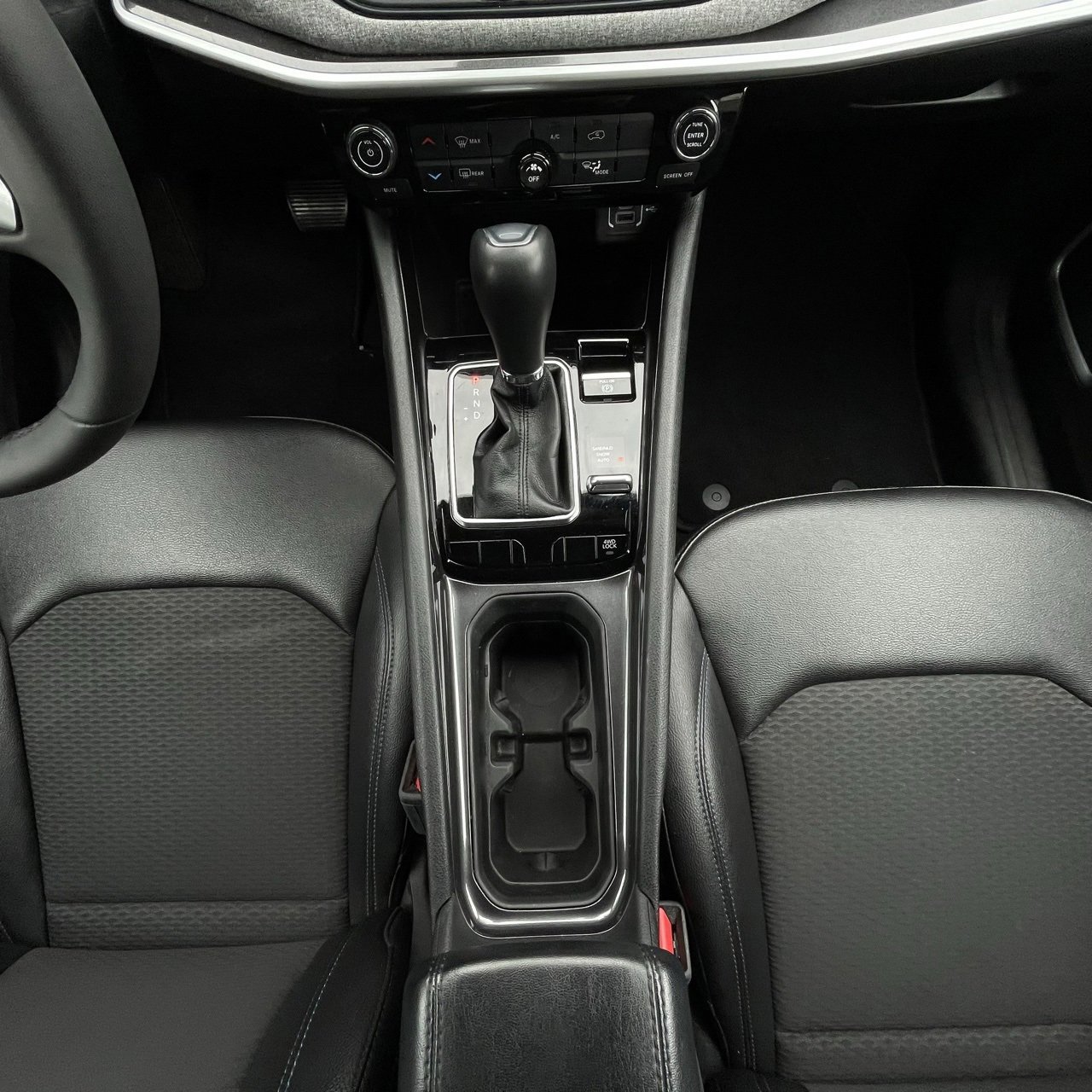 Used 2024 Jeep Compass Latitude w/ Altitude Special Edition image 19