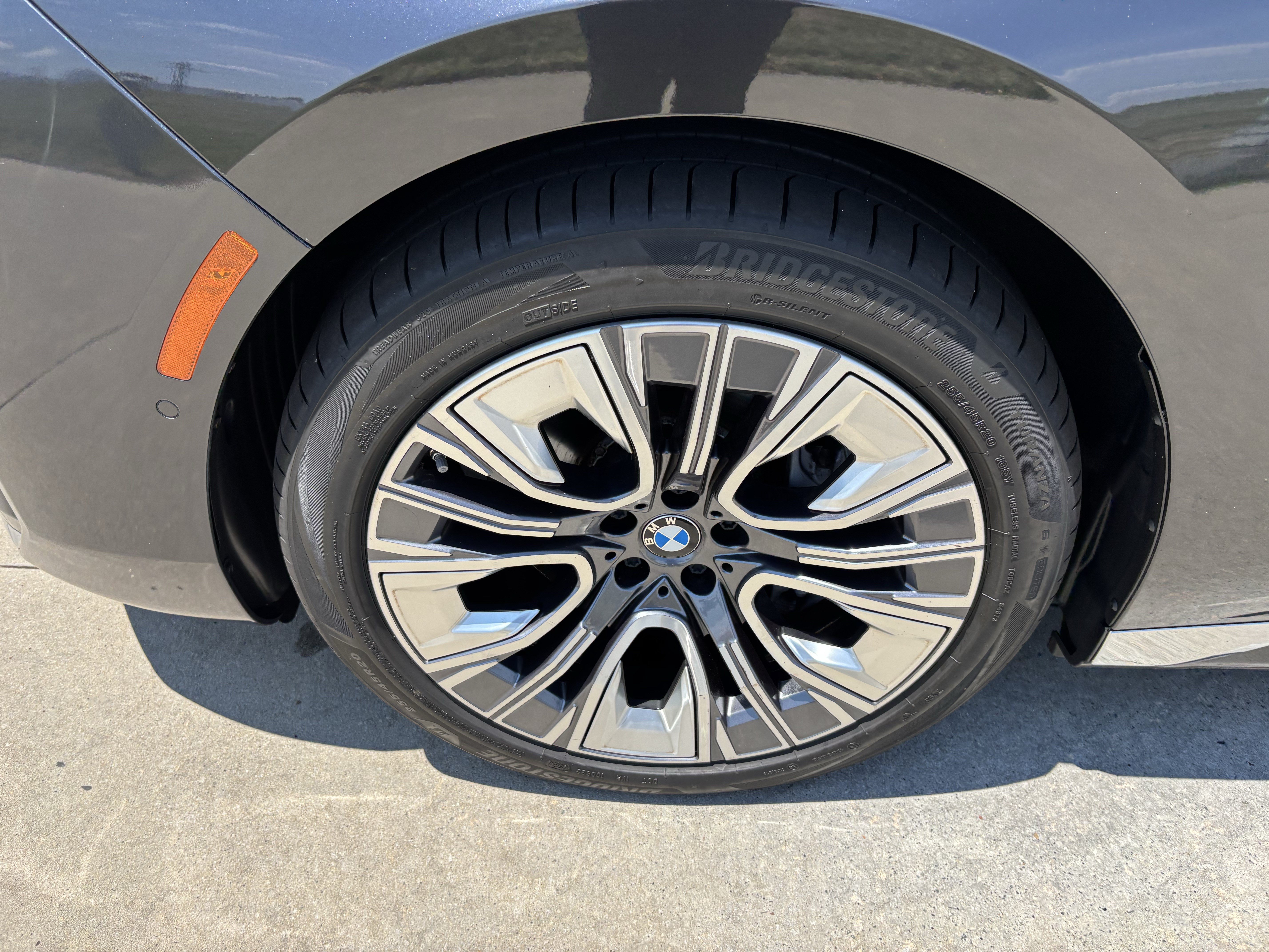 Certified 2023 BMW i7 xDrive60 AWD/4WD image 13