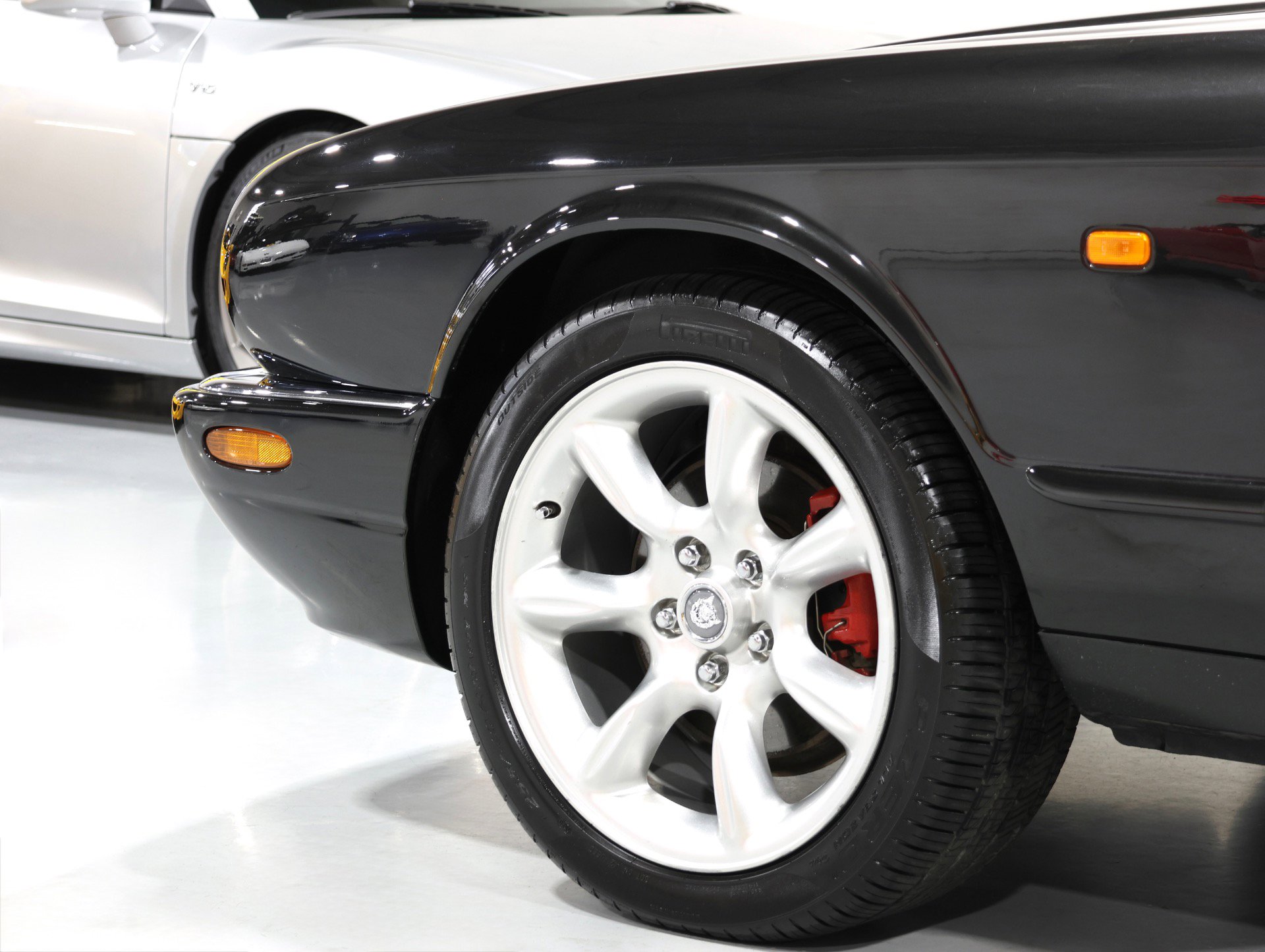 Used 1998 Jaguar XJ8 RWD image 23