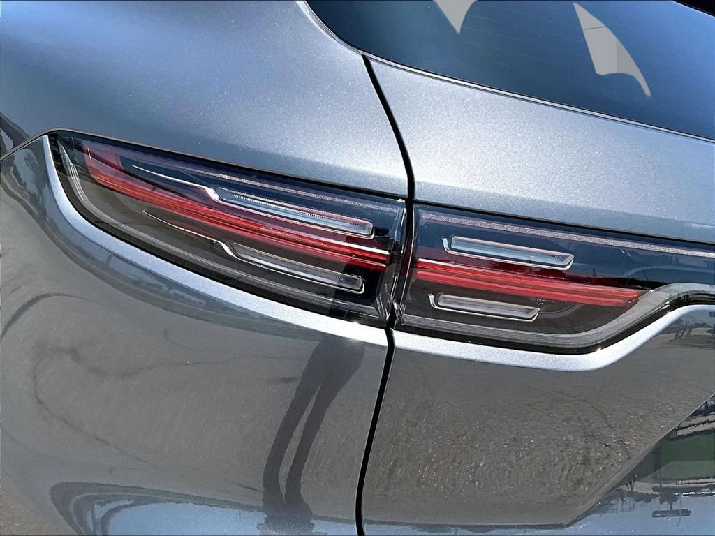Certified 2023 Porsche Cayenne AWD/4WD image 21