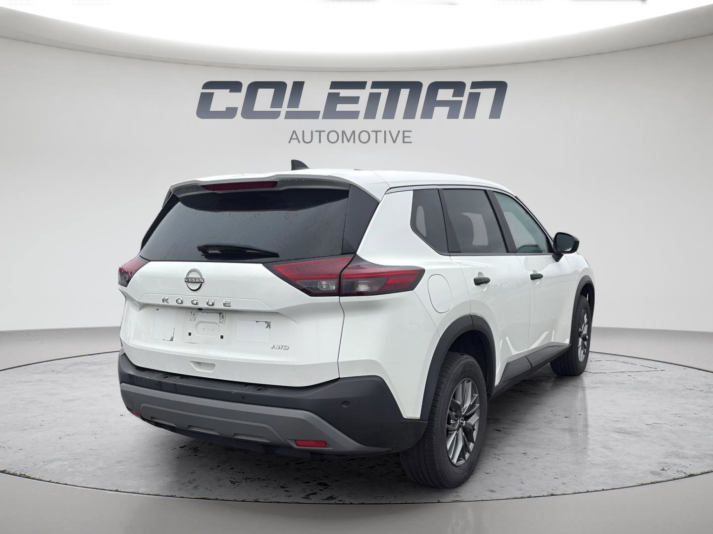 Used 2023 Nissan Rogue S AWD/4WD image 5