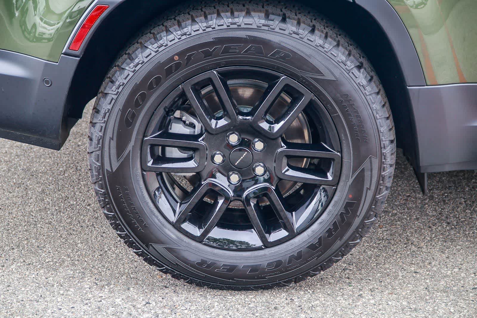 New 2026 Land Rover Defender 130 S AWD/4WD image 8