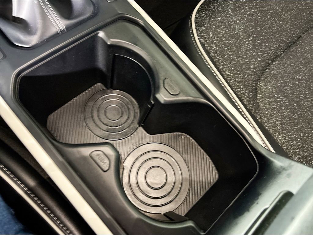 Certified 2025 Kia K4 GT-Line image 16