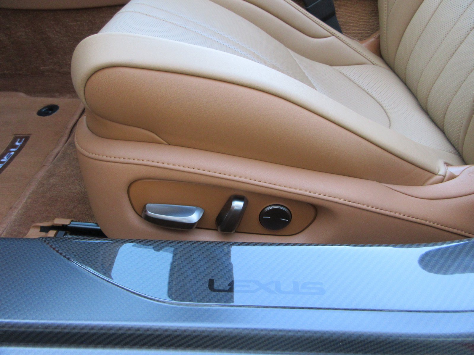 Used 2023 Lexus LC 500 Convertible w/ Touring Package RWD image 30