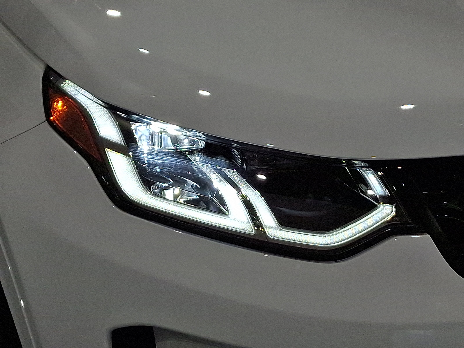 Certified 2025 Land Rover Discovery Sport S image 7