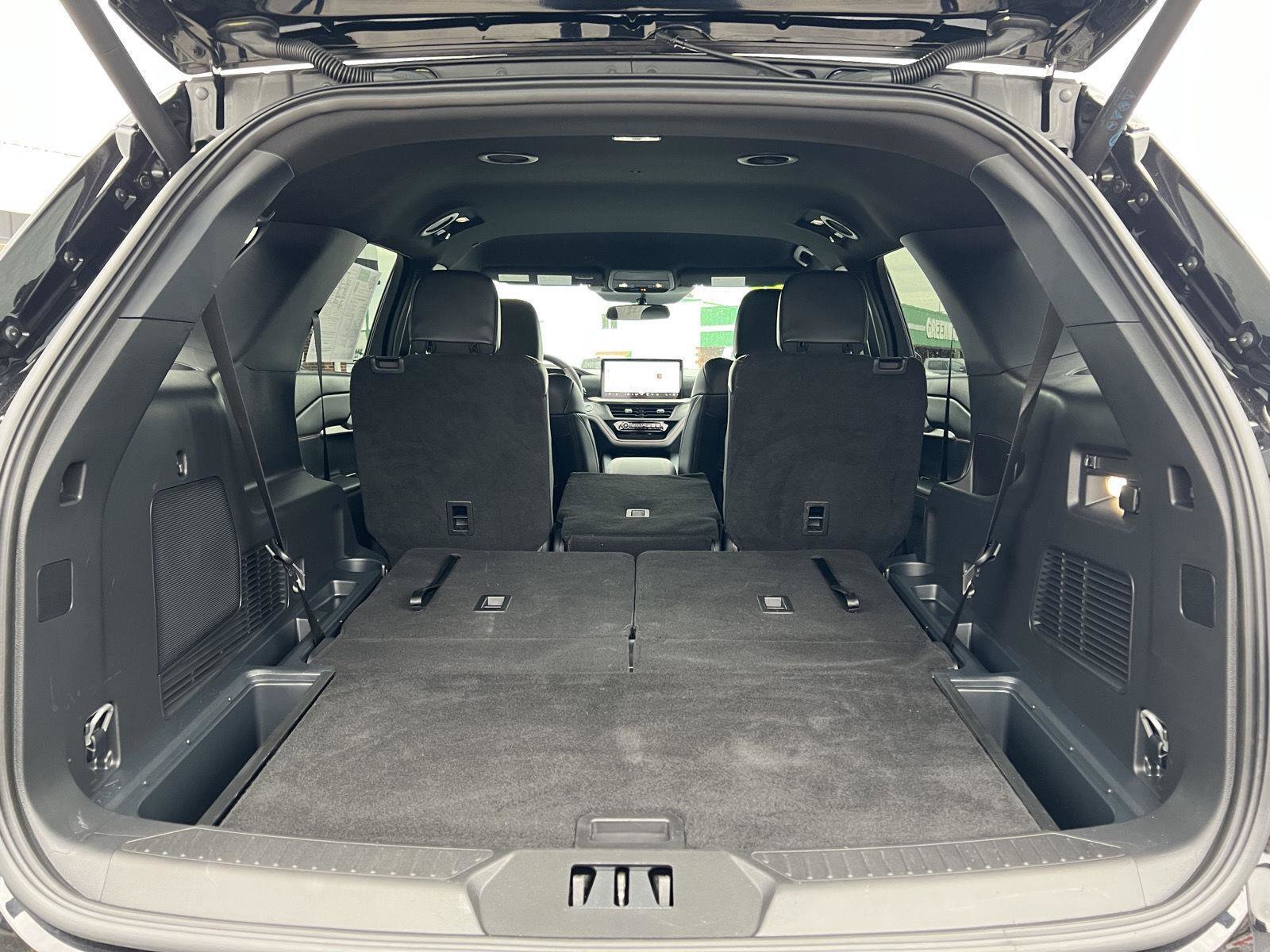 Used 2025 Ford Explorer ST-Line w/ ST-Line Street Pack AWD/4WD image 52