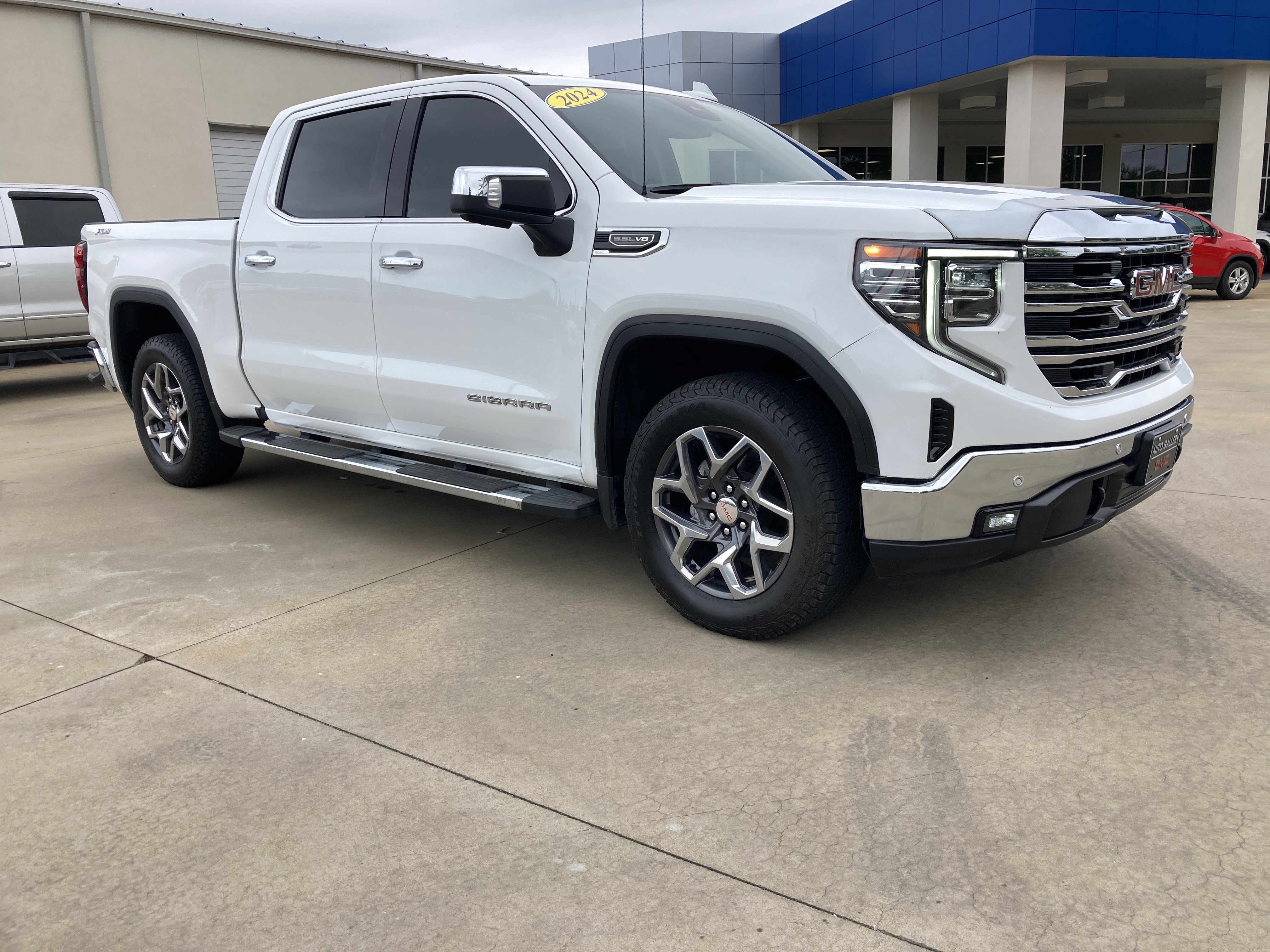 Certified 2024 GMC Sierra 1500 SLT w/ SLT Premium Plus Package AWD/4WD image 3