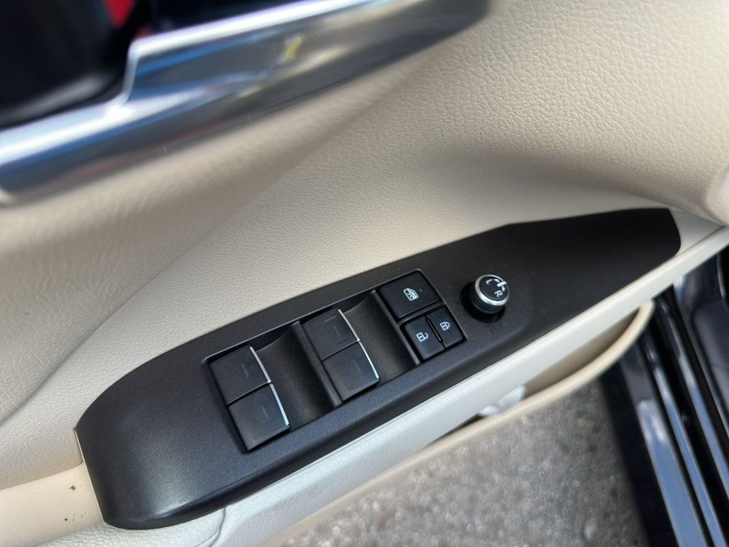 Used 2022 Toyota Camry XLE FWD image 19