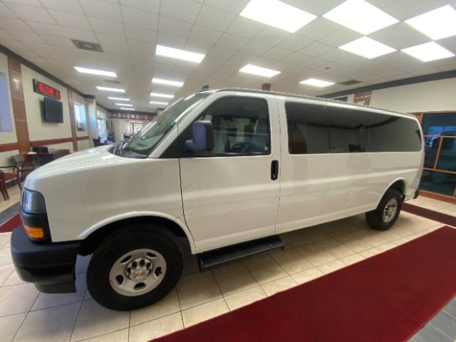 Used 2022 Chevrolet Express 3500 LS RWD image 2