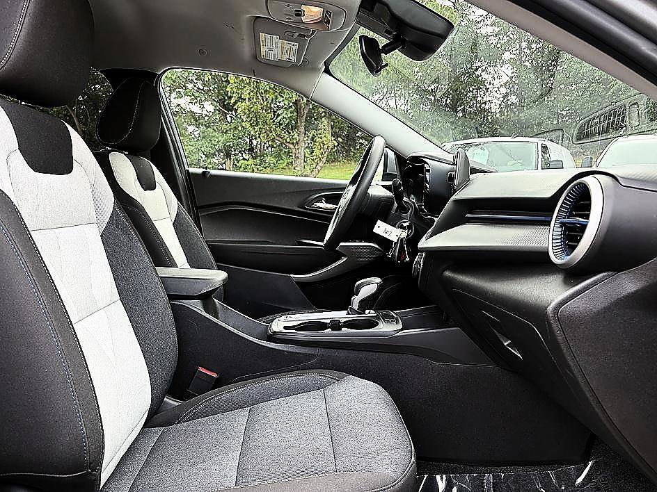 Used 2024 Chevrolet Trax LS w/ LS Convenience Package FWD image 13