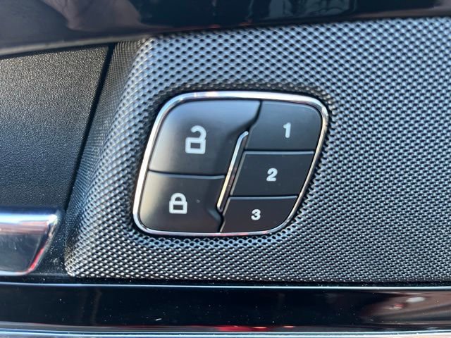 Used 2022 Lincoln Nautilus Reserve image 11