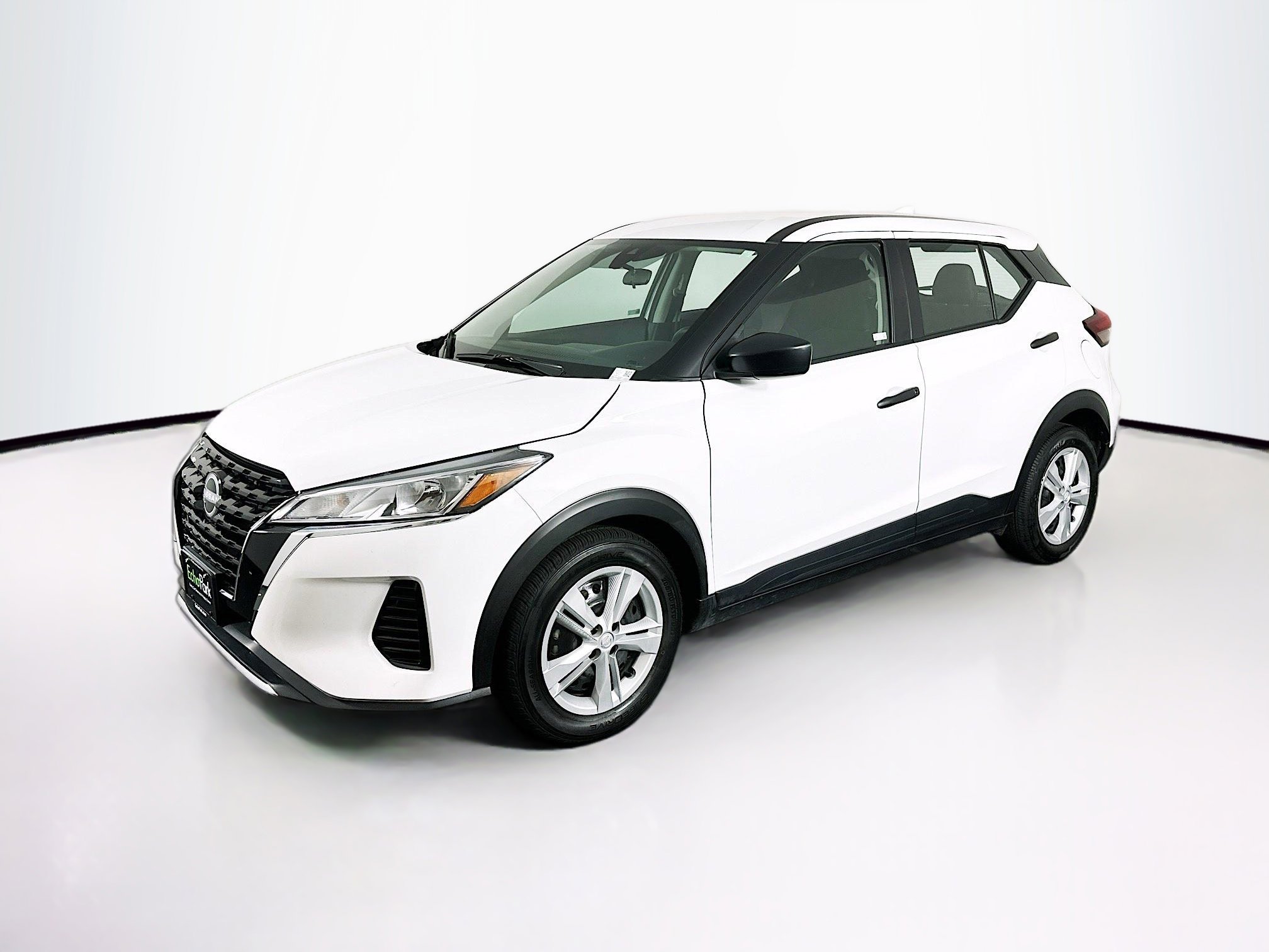 Used 2024 Nissan Kicks S image 3