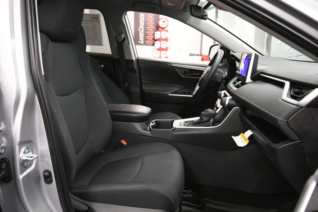 Used 2025 Toyota RAV4 LE image 24