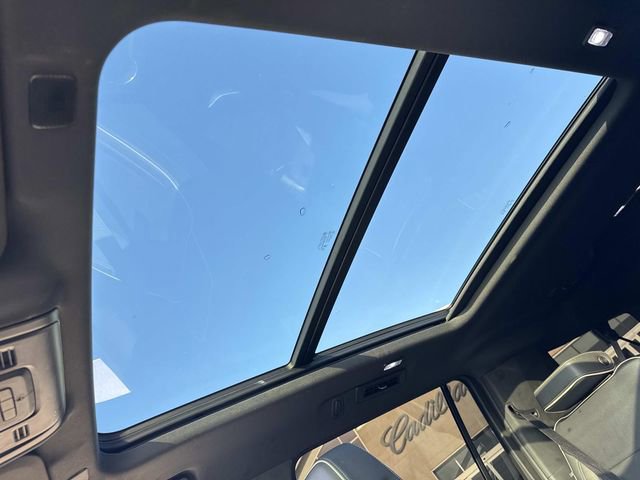 Used 2023 GMC Yukon XL SLT w/ SLT Premium Package image 20